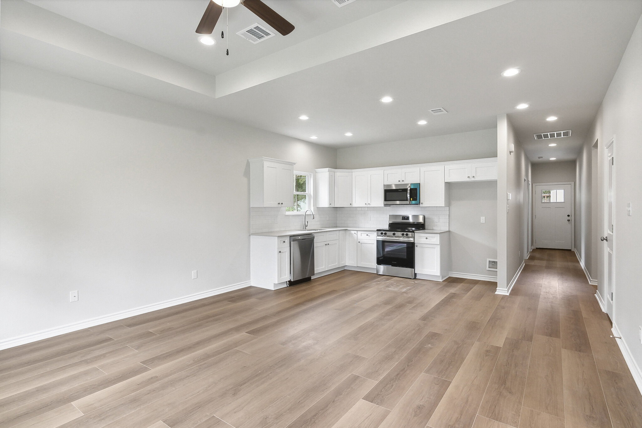 Building Photo - 9886 Golden Ln