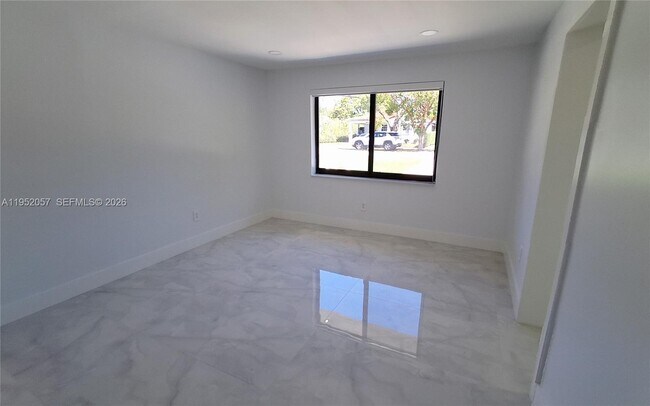 Building Photo - 216 Shadow Way