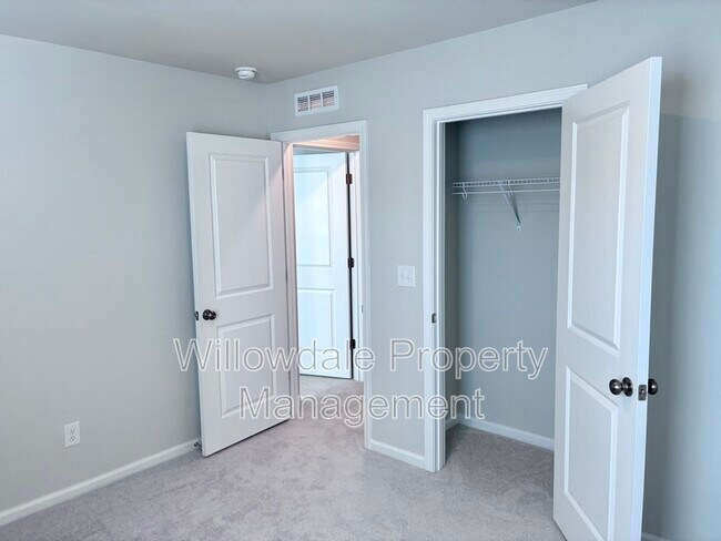 Building Photo - 514 Light Oak Wy