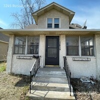 Building Photo - Charming 2 Bed/1 Bath + Den for Rent!