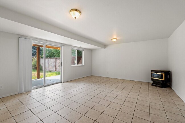 Building Photo - 3408 E 48th Ct