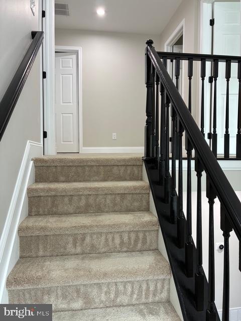 Building Photo - 22 Foxchase Dr