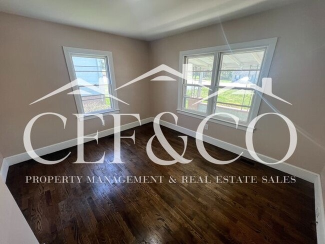 Building Photo - 2 bedroom home now available in Spartanburg