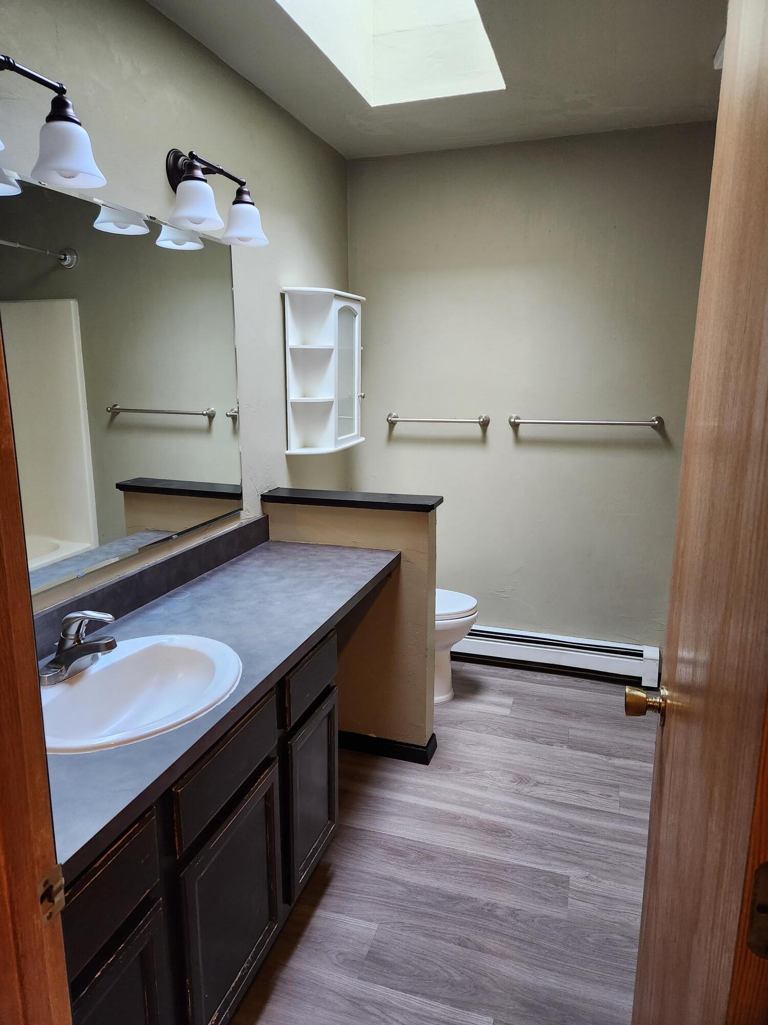 Building Photo - 341 Valley Grove Dr