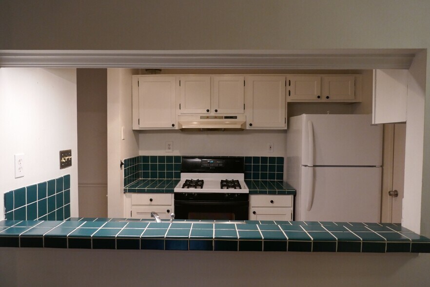 Building Photo - 402 Tuxworth Cir