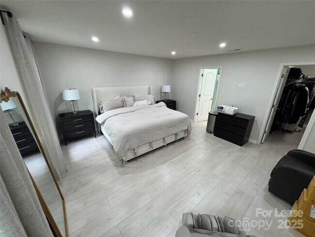 Building Photo - 8419 Aspen Ct