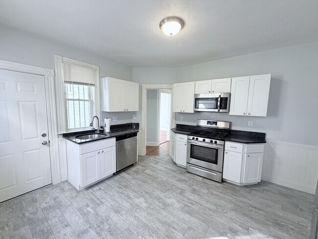 Primary Photo - 37 Taft St