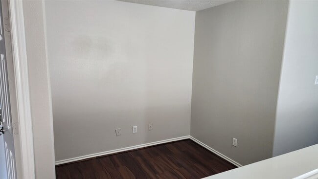 Building Photo - 11430 Hackmatack Way