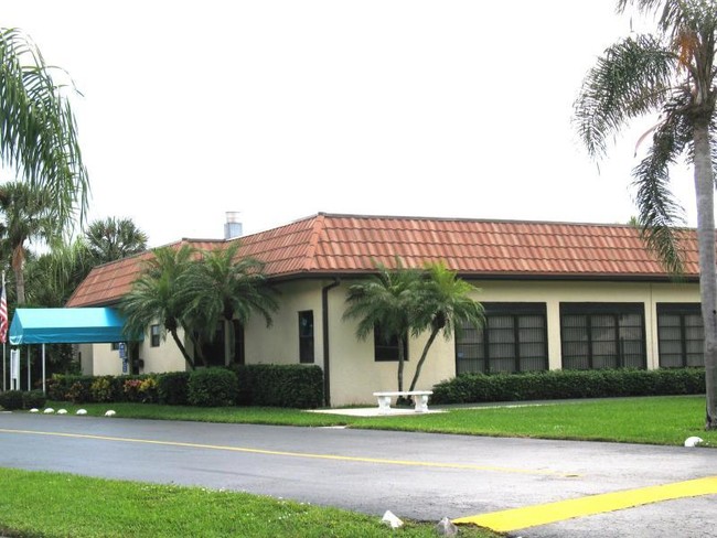 Building Photo - 7094 Golf Colony Ct