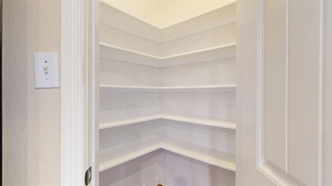 Building Photo - 2900 Horseback Ct