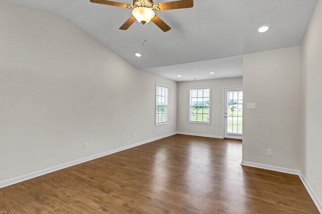 Building Photo - 2022 McCleary Rd