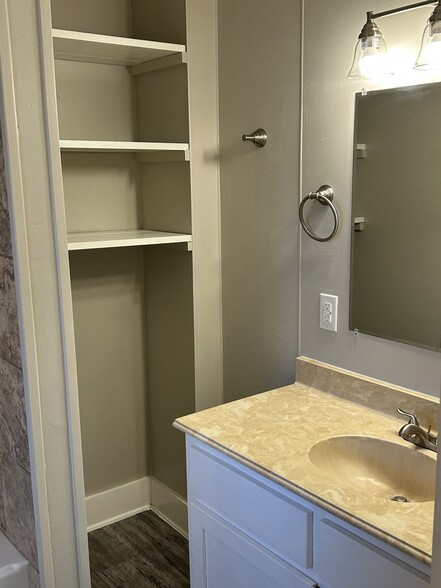 bathroom attached to 2nd bedroom - 314 S Tesch St