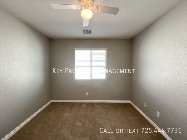 Building Photo - 3 BEDROOM TOWNHOME IN SOUTH LAS VEGAS!