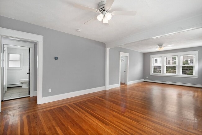 Building Photo - 84 Rochambeau Ave