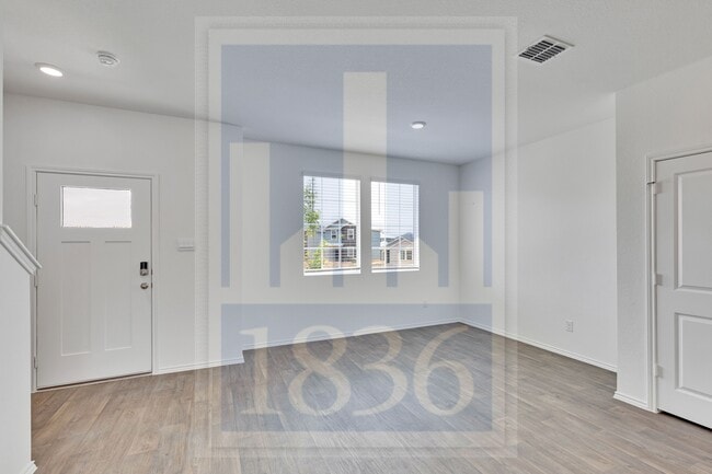 Building Photo - 304 Azua Path