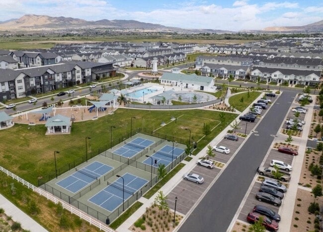 Building Photo - 367 Navigator Ct