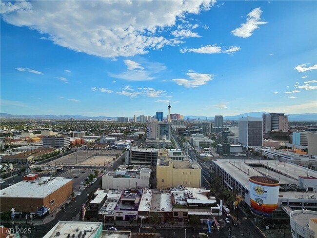Building Photo - 150 S Las Vegas Blvd
