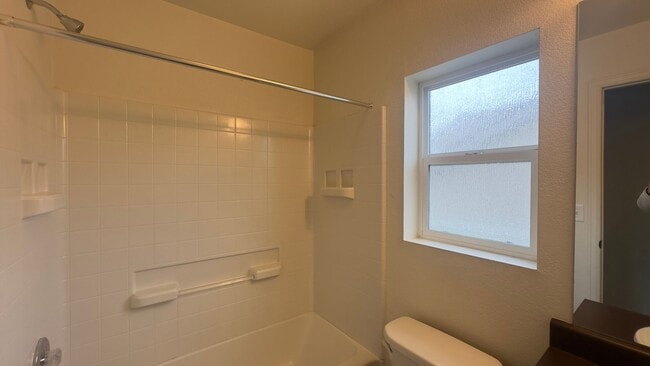Building Photo - Great House in Thompson River Crossing