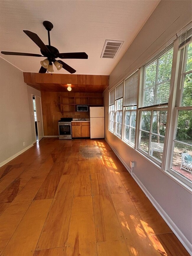 Building Photo - 317 W 35th St