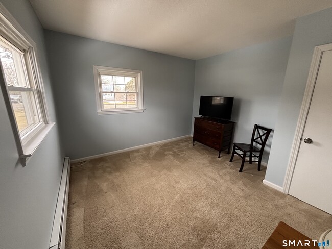 Building Photo - 324 Savage Hill Rd