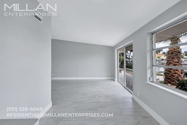 Building Photo - 325 Capri Blvd