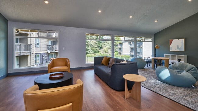 Lounge - Redmond Court