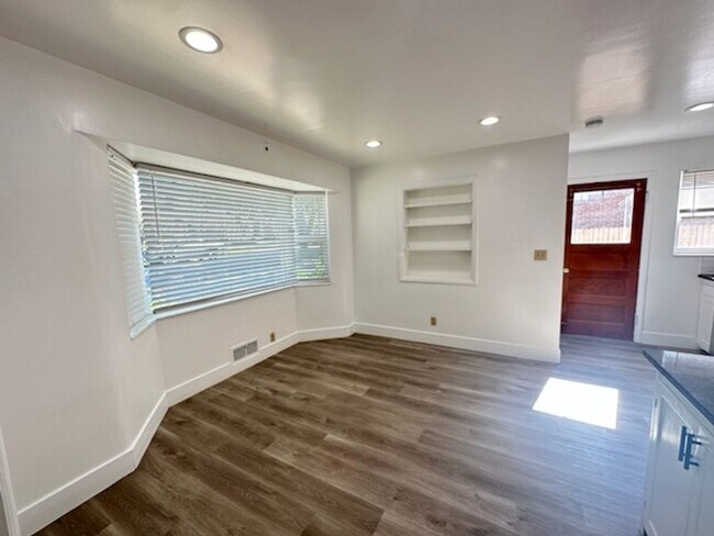 Building Photo - 1835 Downington Ave DUPLEX