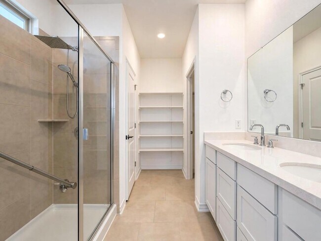 Building Photo - 366 Papaya Dr