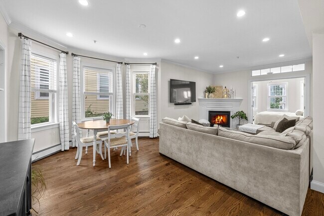 Primary Photo - 465 Ashmont St