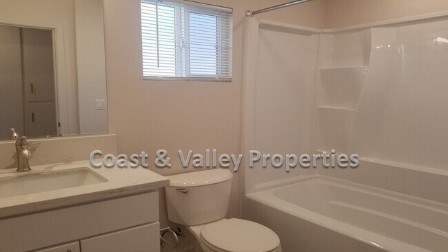 Building Photo - 1708 Pescadero Dr