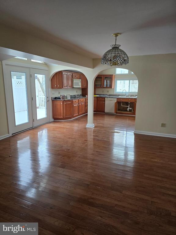 Building Photo - 7826 Bodkin View Dr