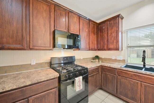 Building Photo - 7514 Boxwood Ridge Ln