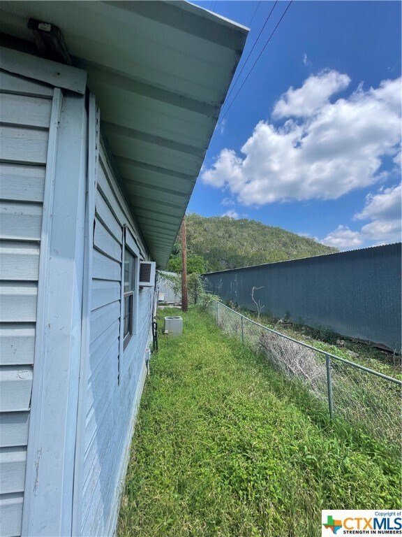 Building Photo - 1910 FM2673