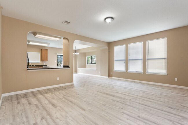 Building Photo - 1752 Bayland St