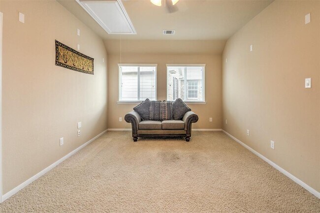 Building Photo - 26335 Cedar Pine Dr