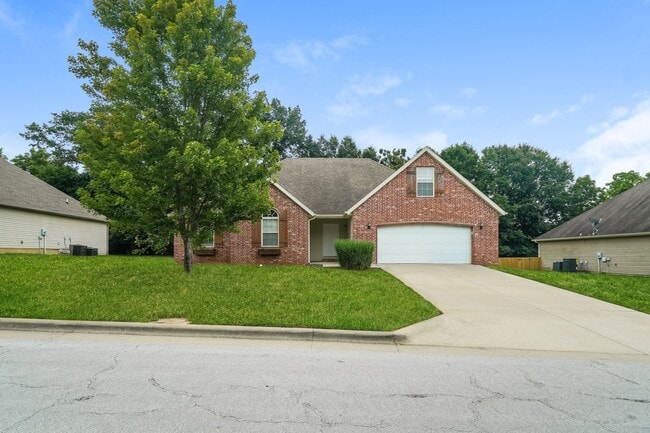 Building Photo - 116 N Peach Brook
