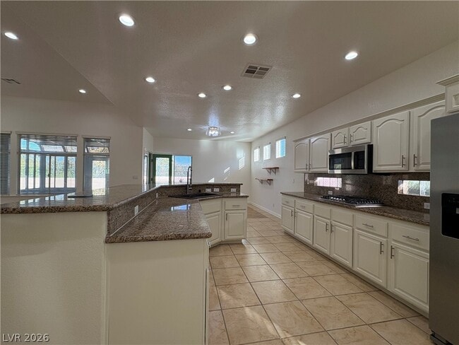 Building Photo - 128 Torchwood Ln