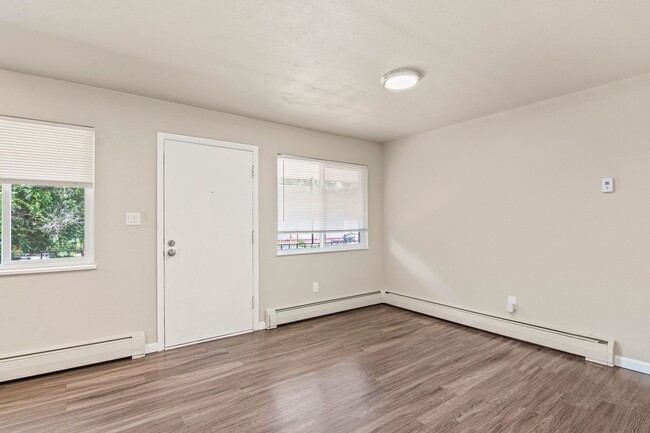 Building Photo - Remodeled and Old Colorado City under $1k