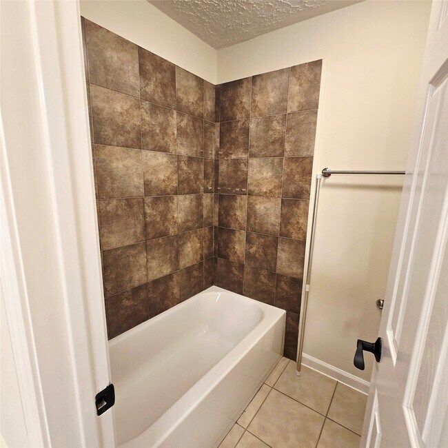 Building Photo - 3722 Westheimer Pl Dr