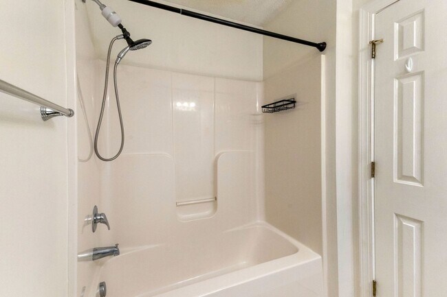 Building Photo - Farmhouse-Style Home Minutes from the Water | No HOA