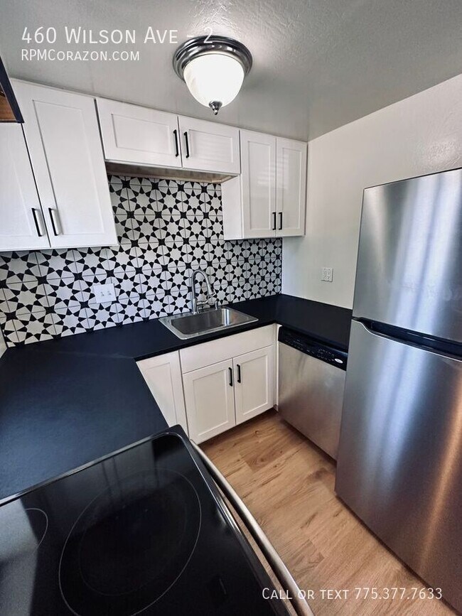 Building Photo - 460 Wilson Ave