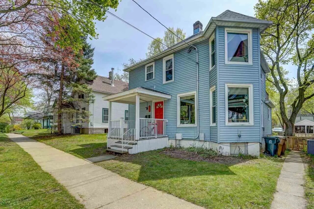 House - 1027 Drake St