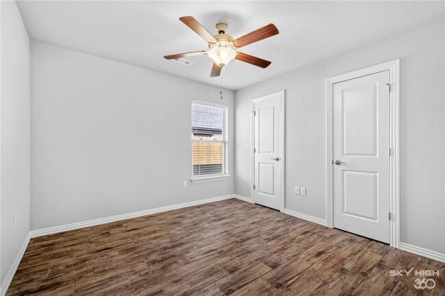 Building Photo - 64 N Benchmark Ln