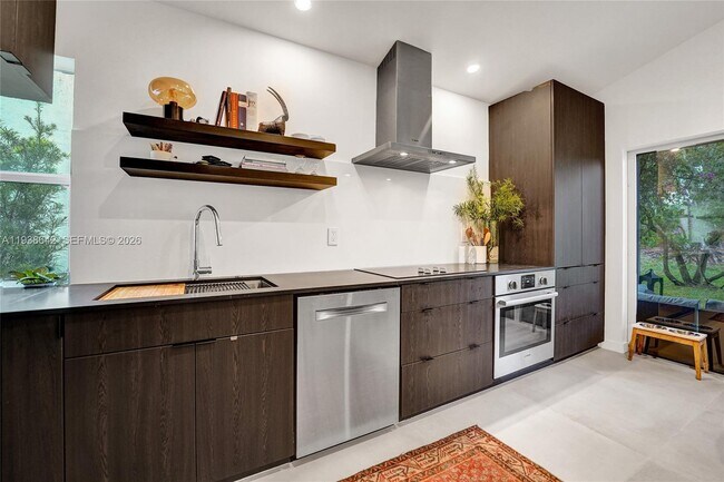 Building Photo - 648 Sand Creek Cir