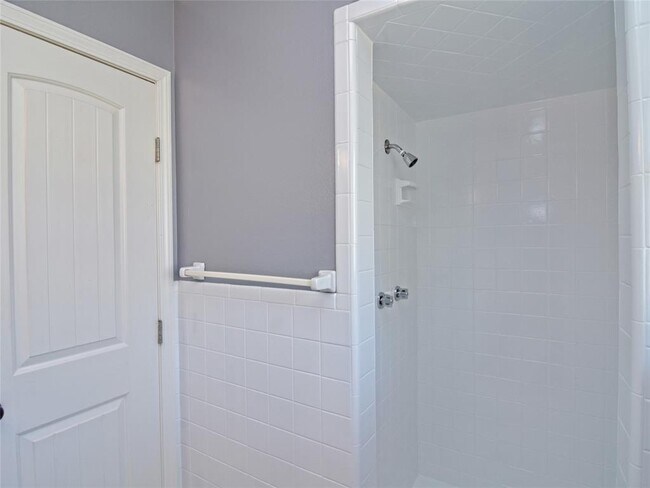 Building Photo - 5300 Middale Ln