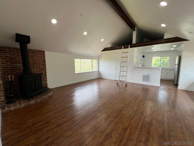 Building Photo - 1531 Avohill Dr