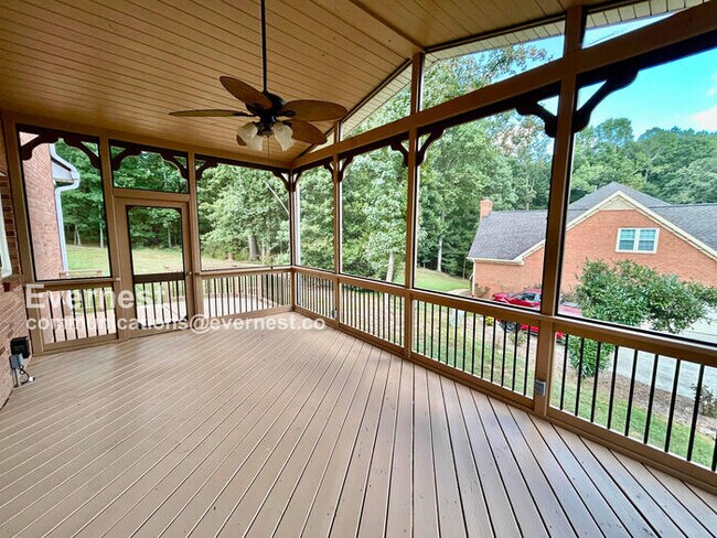 Building Photo - 2835 Commons Dr