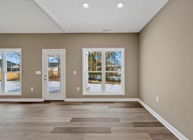 Building Photo - 2658 Cedrus Ave