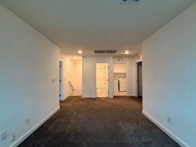 Building Photo - 3 BED 2.5 BATH 2 CAR GARAGE TOWNHOUSE w/ LOFT in CADENCE FOR RENT!