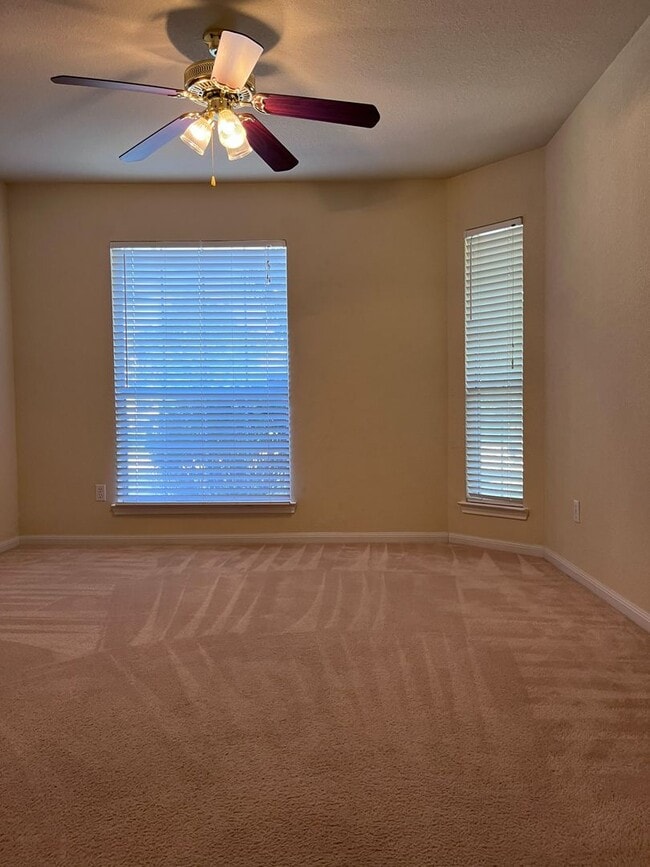 Building Photo - Available NOW!!!! Beautiful 1 story, 4 bedroom, 2 bath, 2 car garage home with a privacy fenced y...